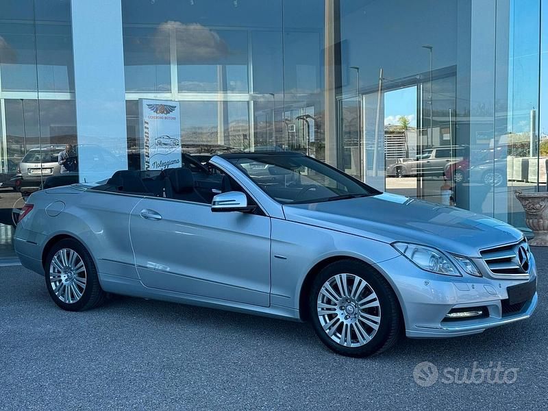 Usata Mercedes E200 Avantgarde 184 CV (135 kW) 2011 Grigio Cabrio