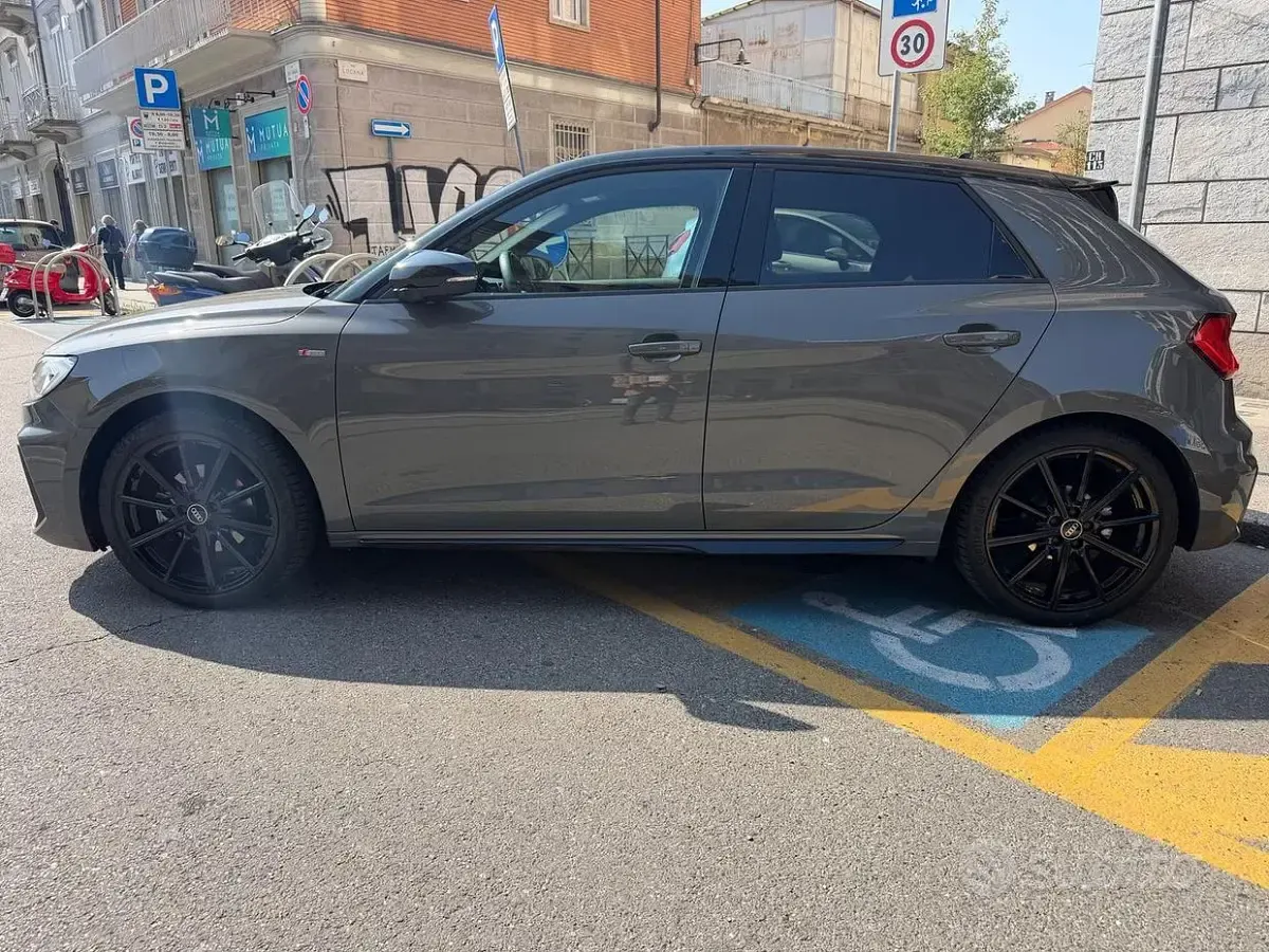 Usata Audi A1 S-Line 110 CV (80 kW) 2022 Grigio SUV
