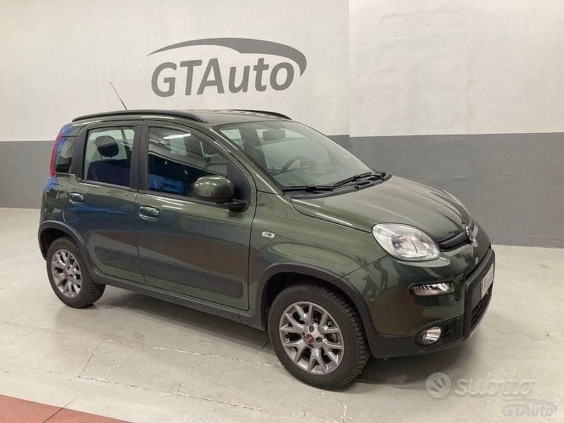 Usata Fiat Panda 4x4 S 86 CV (63 kW) 2018 Verde Utilitaria