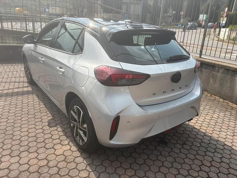 Usata Opel Corsa 101 CV (74 kW) 2025 Argento Utilitaria