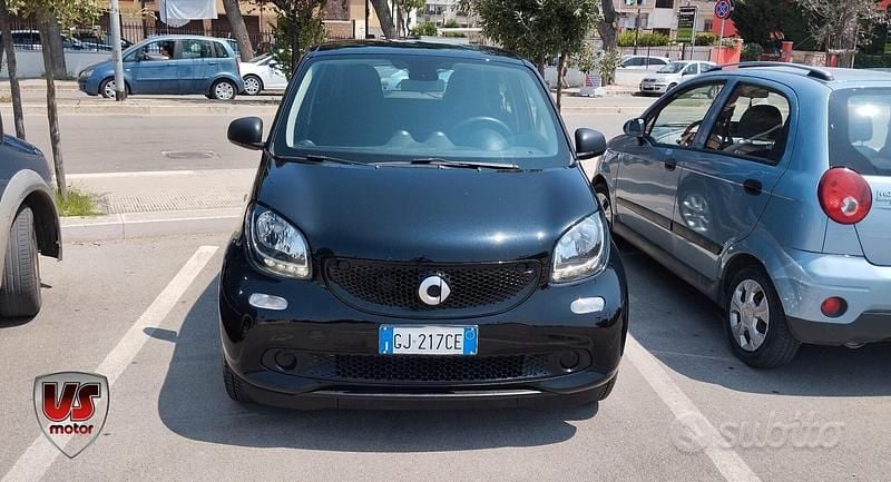 Usata Smart ForFour Prime 71 CV (52 kW) 2019 Nero Utilitaria