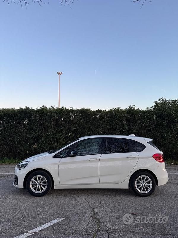 Usata BMW 216 Active Tourer Sport Line 116 CV (85 kW) 2018 Bianco Monovolume