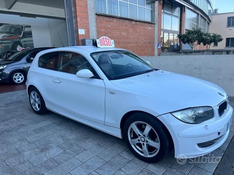 Usata BMW 120 Coupé 177 CV (130 kW) 2007 Bianco Coupé