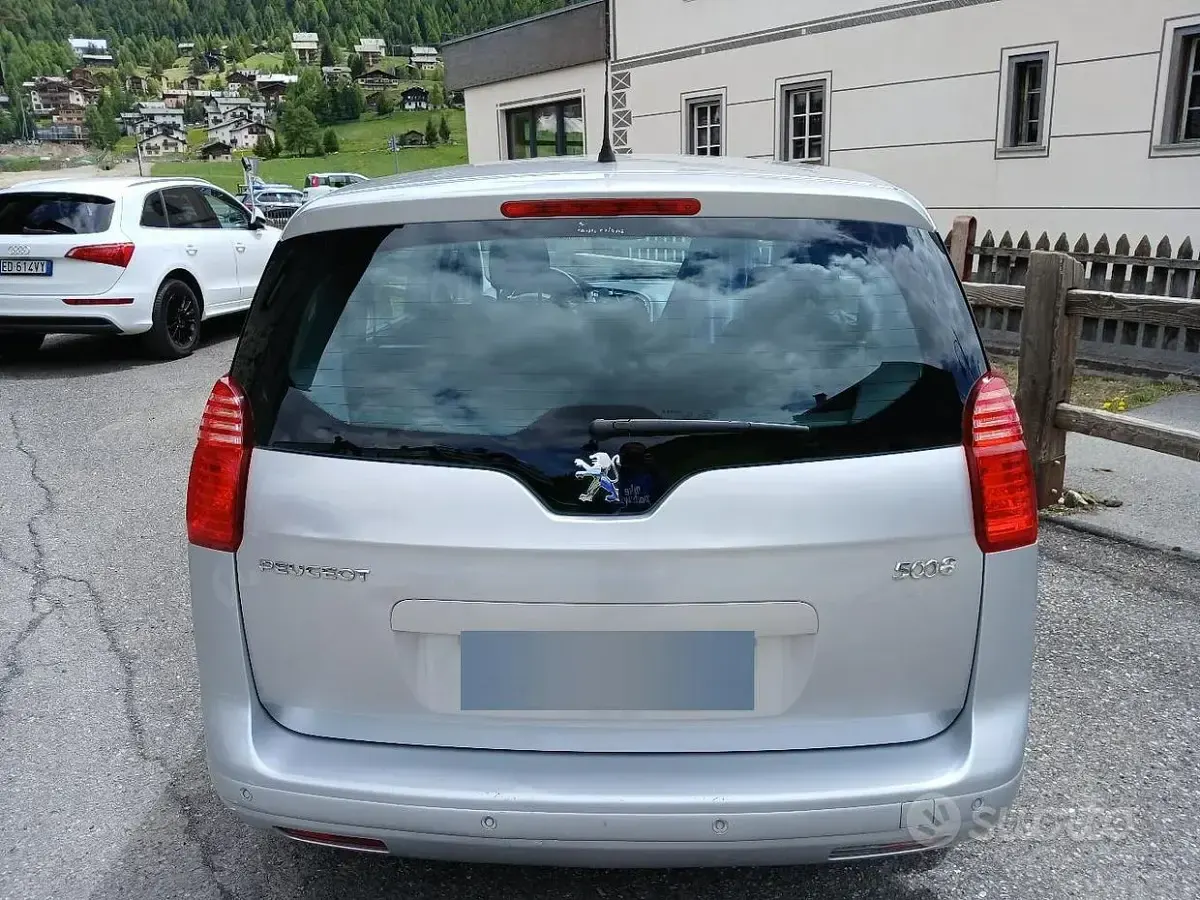 Usata Peugeot 5008 112 CV (82 kW) 2011 Monovolume