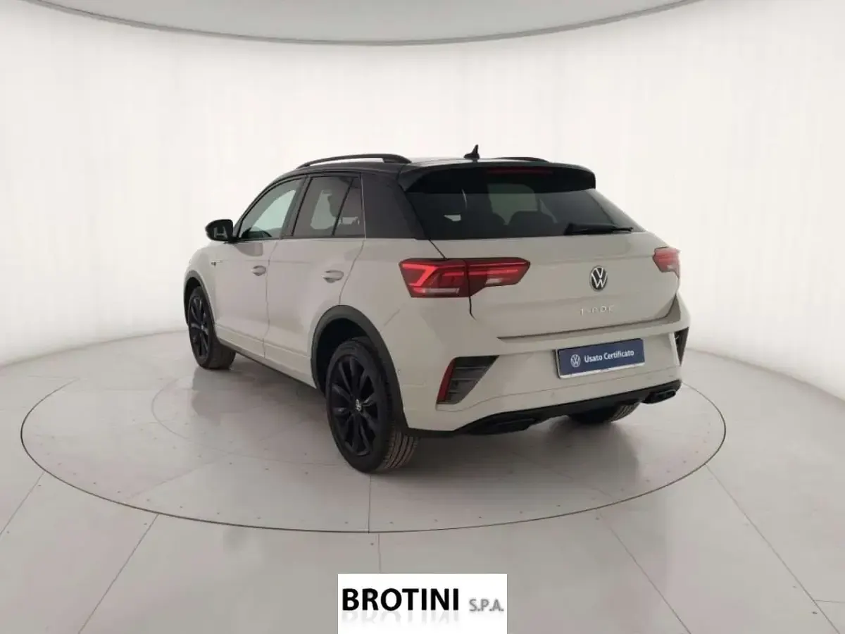Usata VW T-Roc R-line 110 CV (80 kW) 2023 Grigio SUV