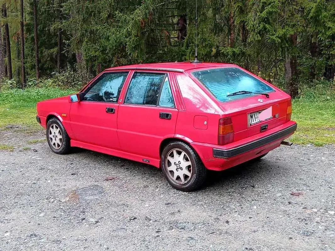 Usata Lancia Delta 90 CV (66 kW) 1993 Rosso Utilitaria