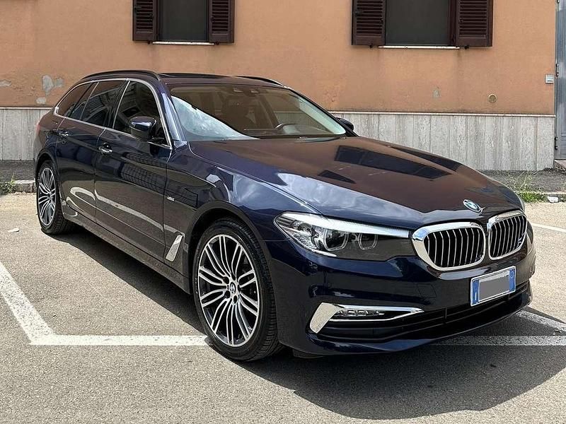 Usata BMW 520 Luxury Line 190 CV (139 kW) 2018 Blu/azzurro Station wagon