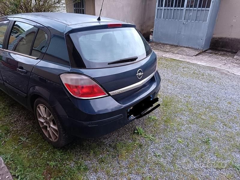 Usata Opel Astra 2006 Blu Berlina