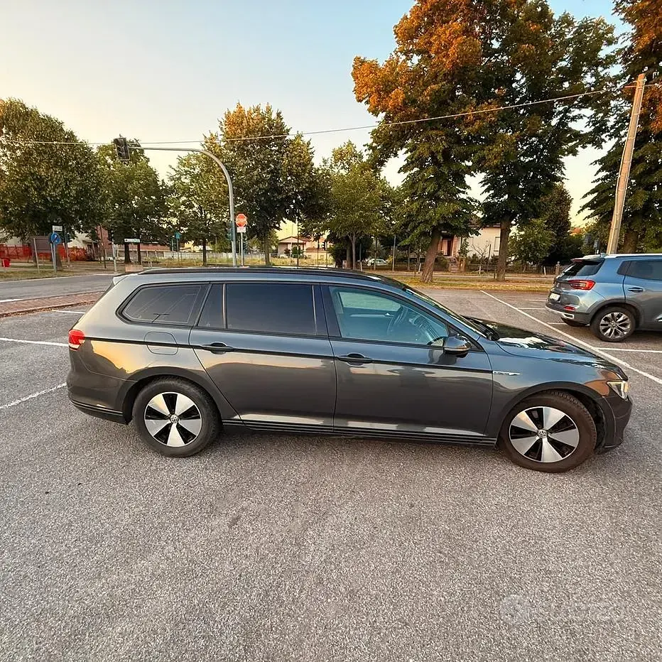 Usata VW Passat 120 CV (88 kW) 2015 Bluazzurro Station wagon