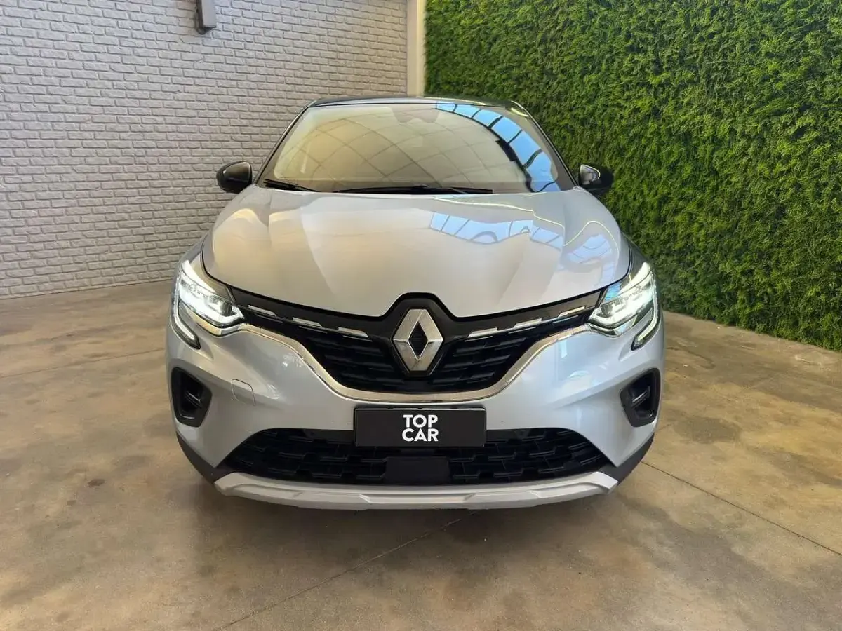 Usata Renault Captur Techno 101 CV (74 kW) 2024 Argento metallizzato SUV
