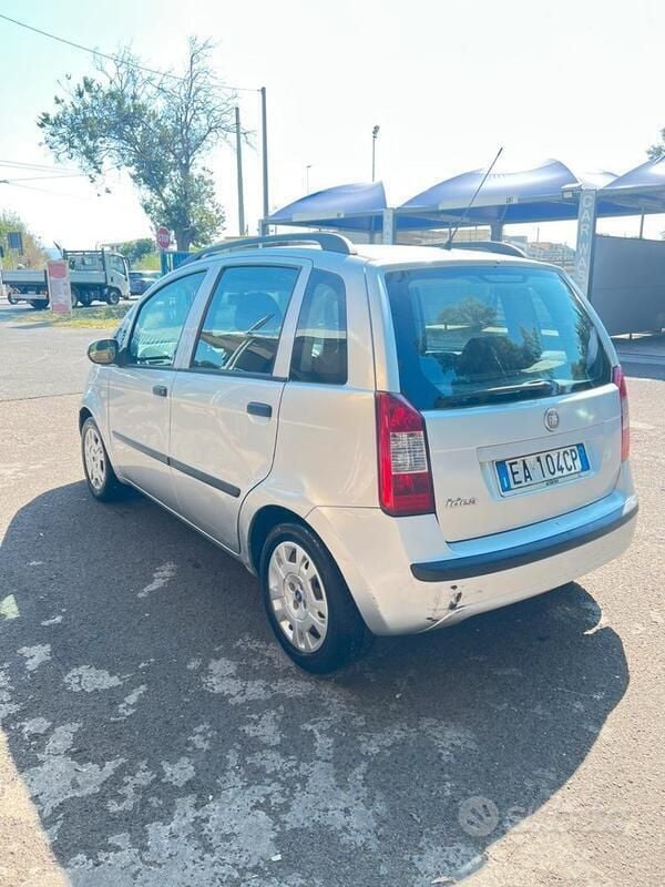 Usata Fiat Idea 70 CV (51 kW) 2009 Grigio Monovolume