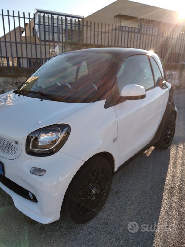 Usata Smart ForTwo Coupé 61 CV (44 kW) 2015 Utilitaria