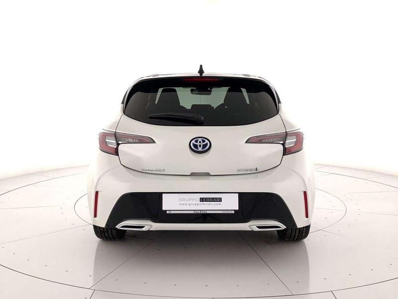Usata Toyota Corolla Style 152 CV (111 kW) 2021 Pearl white Berlina