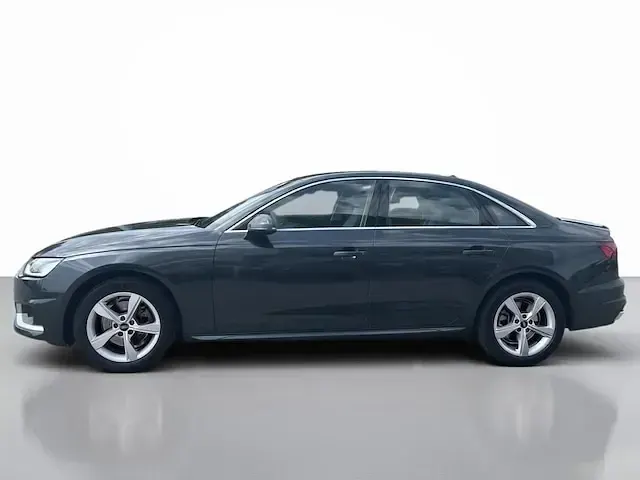 Usata Audi A4 Advanced Plus 150 CV (110 kW) 2023 Grigio manhattan metallizzato Berlina