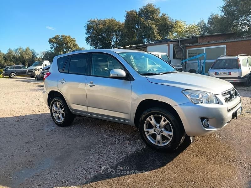 Usata Toyota RAV4 150 CV (110 kW) 2010 SUV