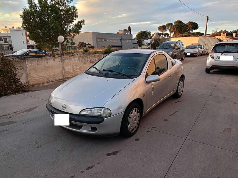 Usata Opel Tigra Edition 90 CV (66 kW) 2000 Argento Coupé