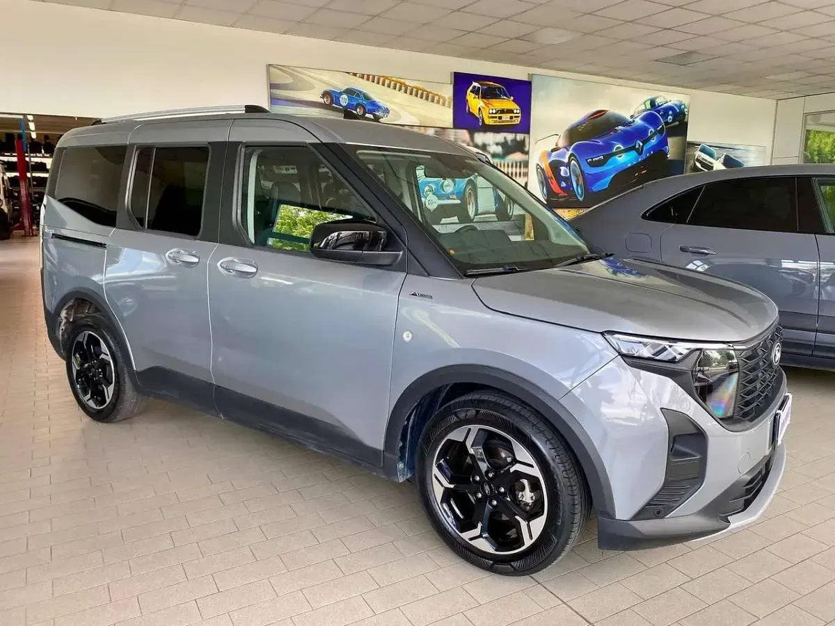 Usata Ford Tourneo Courier Active 125 CV (91 kW) 2024 Grigio Monovolume