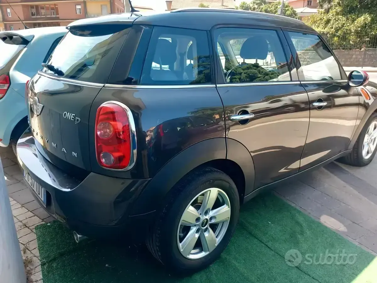 Usata Mini Cooper Countryman 90 CV (66 kW) 2016 Marrone SUV