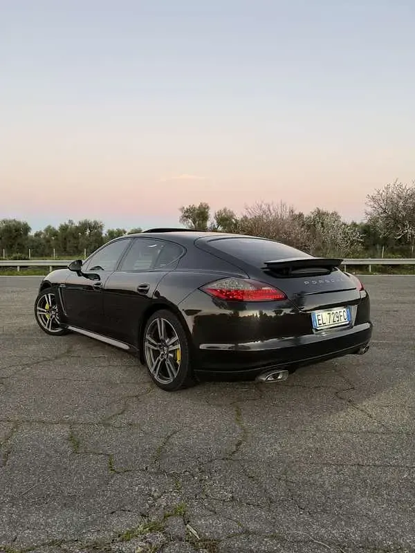 Usata Porsche Panamera 250 CV (183 kW) 2012 Utilitaria