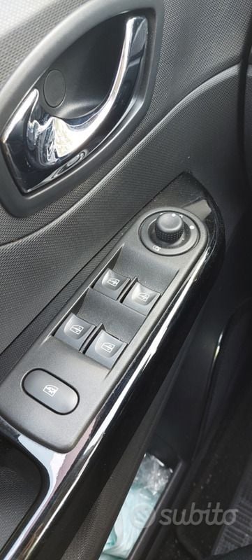 Usata Renault Captur 90 CV (66 kW) 2014 Marrone SUV