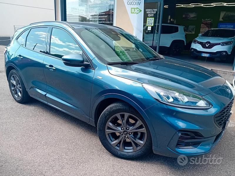 Usata Ford Kuga ST-Line 120 CV (88 kW) 2022 Blu metallizzato SUV