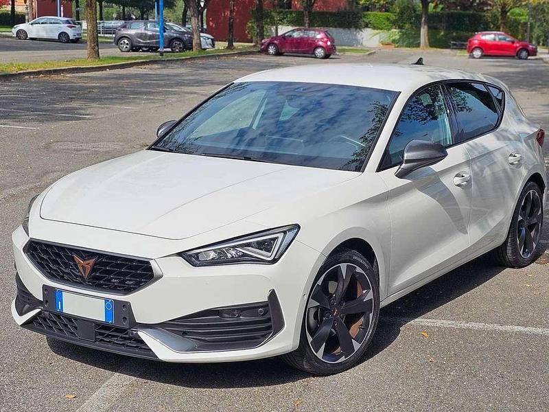 Usata Cupra Leon 150 CV (110 kW) 2023 Bianco Berlina