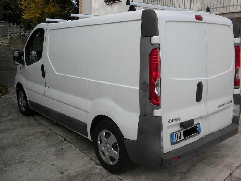 Usata Opel Vivaro 114 CV (83 kW) 2009 Bianco Monovolume