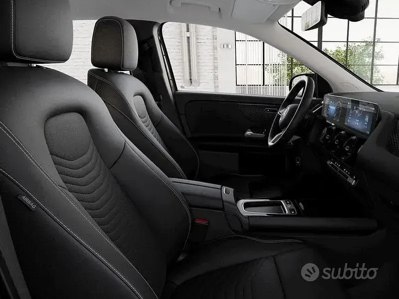 Nuevo Mercedes GLA180 Advanced 116 CV (85 kW) 2026 Negro SUV
