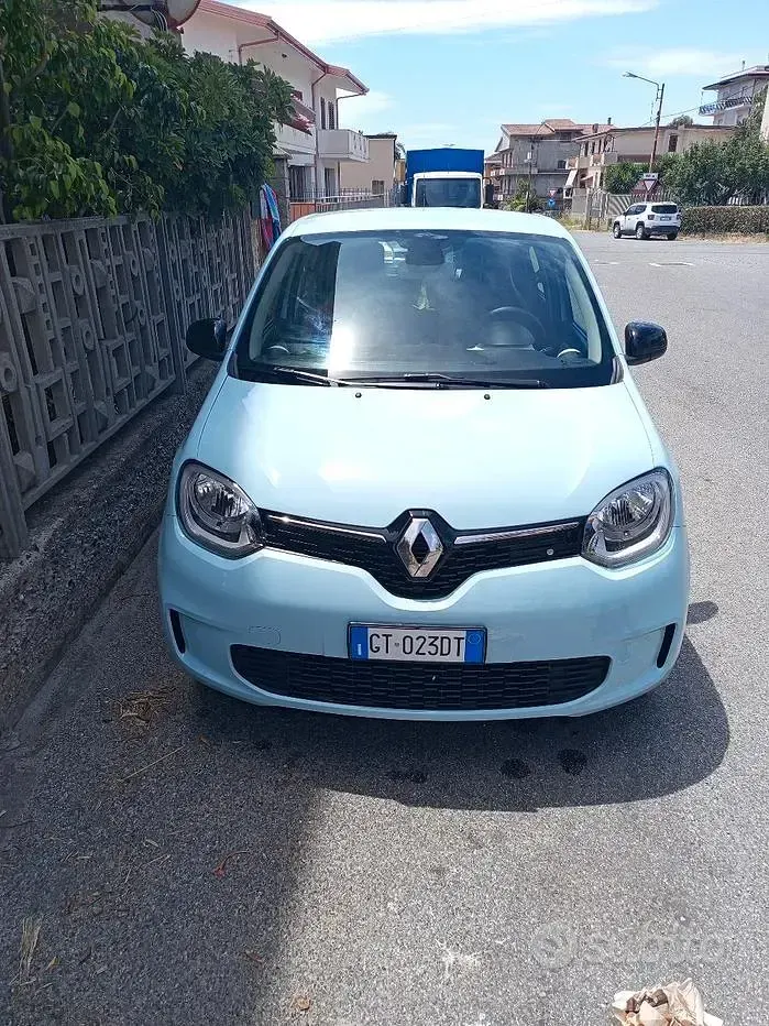 Usata Renault Twingo 30 kW (42 CV) 2024 Blu Utilitaria