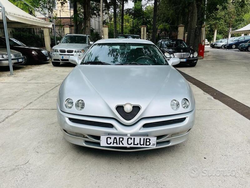 Usato 1999 Alfa Romeo GTV 1.7 Benzin 144 CV (2.990 €)