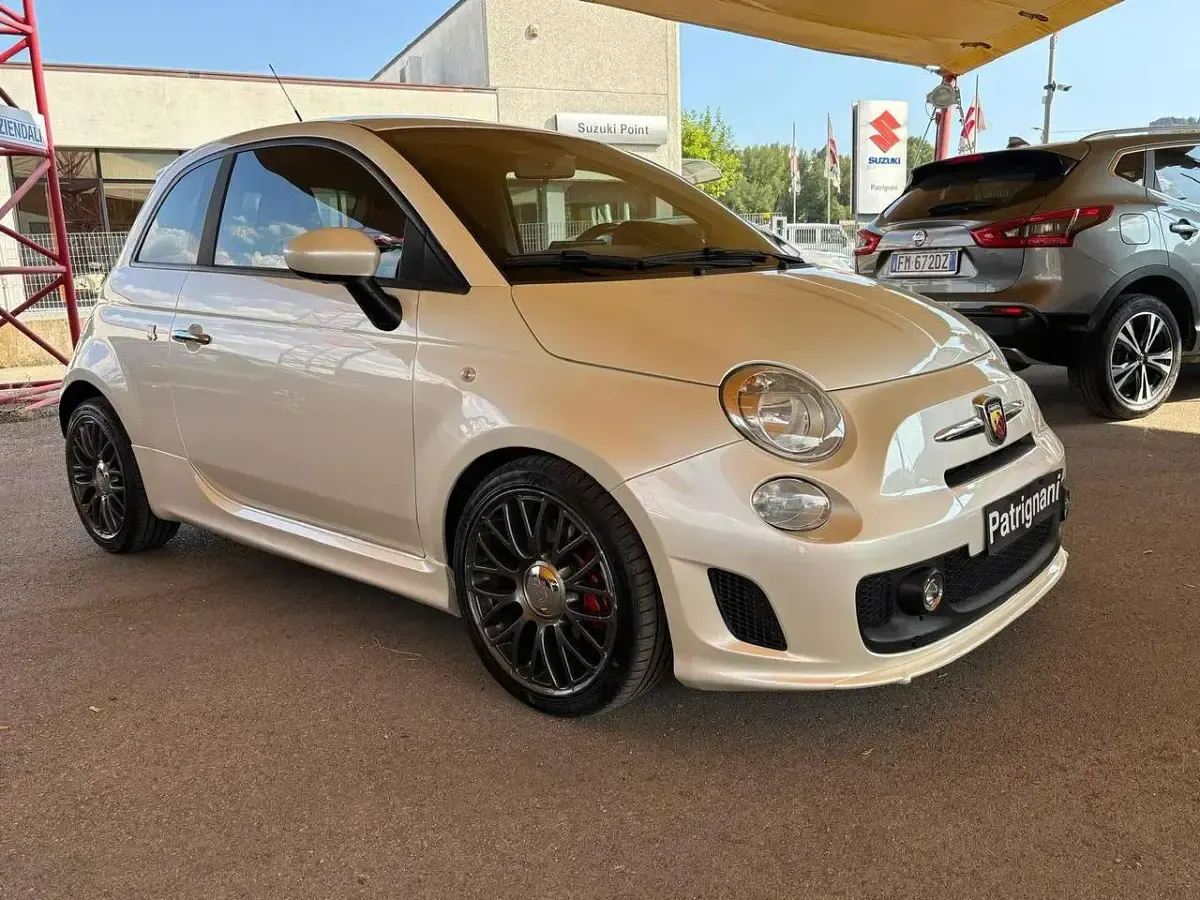 Usata Abarth 500 135 CV (99 kW) 2008 Bianco paerlato Utilitaria