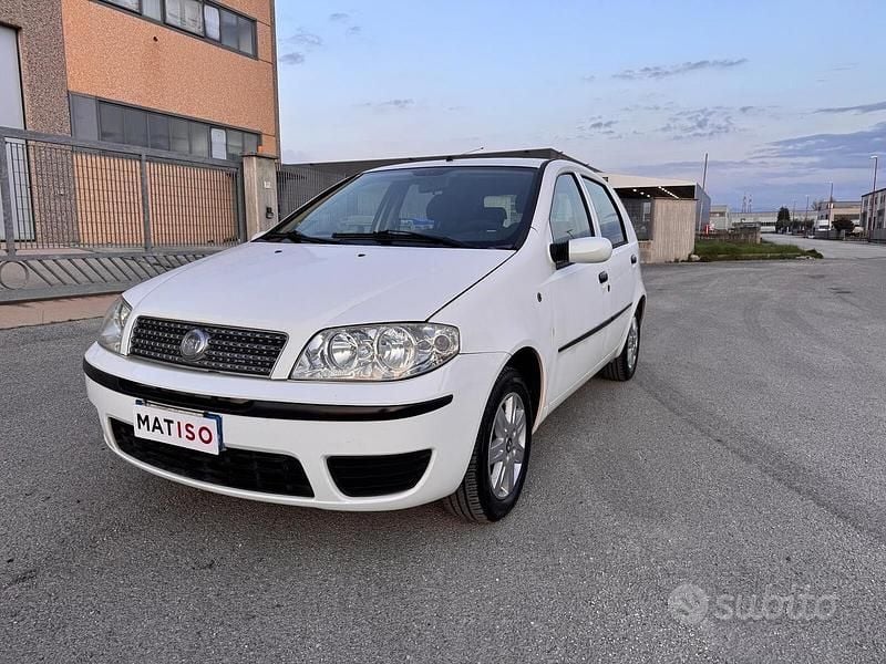 Usata Fiat Punto Classica 82 CV (60 kW) 2007 Bianco Utilitaria