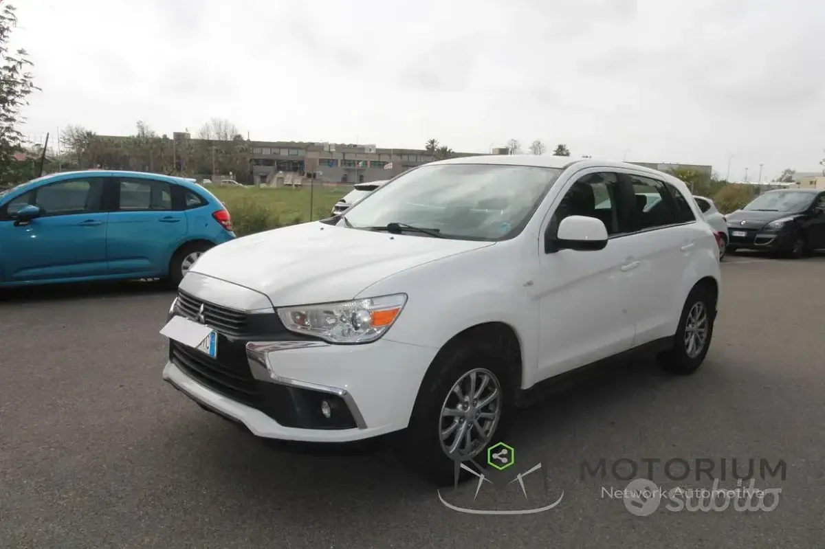 Usata Mitsubishi ASX 117 CV (86 kW) 2018 Bianco SUV
