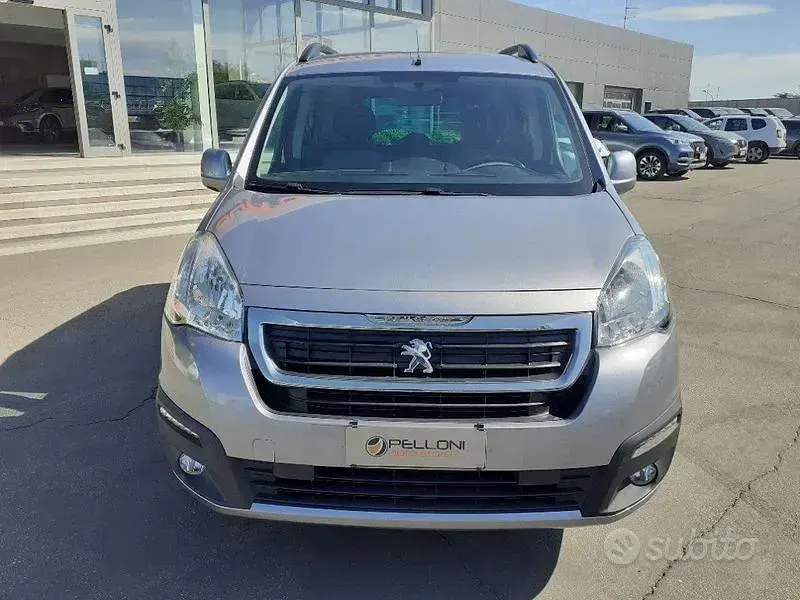 Usata Peugeot Partner Tepee 120 CV (88 kW) 2016 Grigio Monovolume