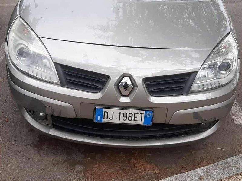 Beige Usata 2007 Renault Scénic II Dynamique Monovolume | 800 € (Super prezzo) - Immagine 1/4