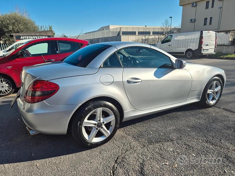 Usata Mercedes SLK200 184 CV (135 kW) 2009 Grigio Cabrio