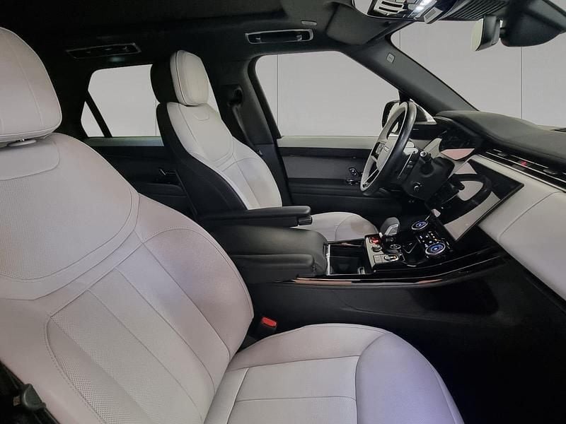 Usata Land Rover Range Rover Sport SE Dynamic 249 CV (183 kW) 2023 Santorini black SUV