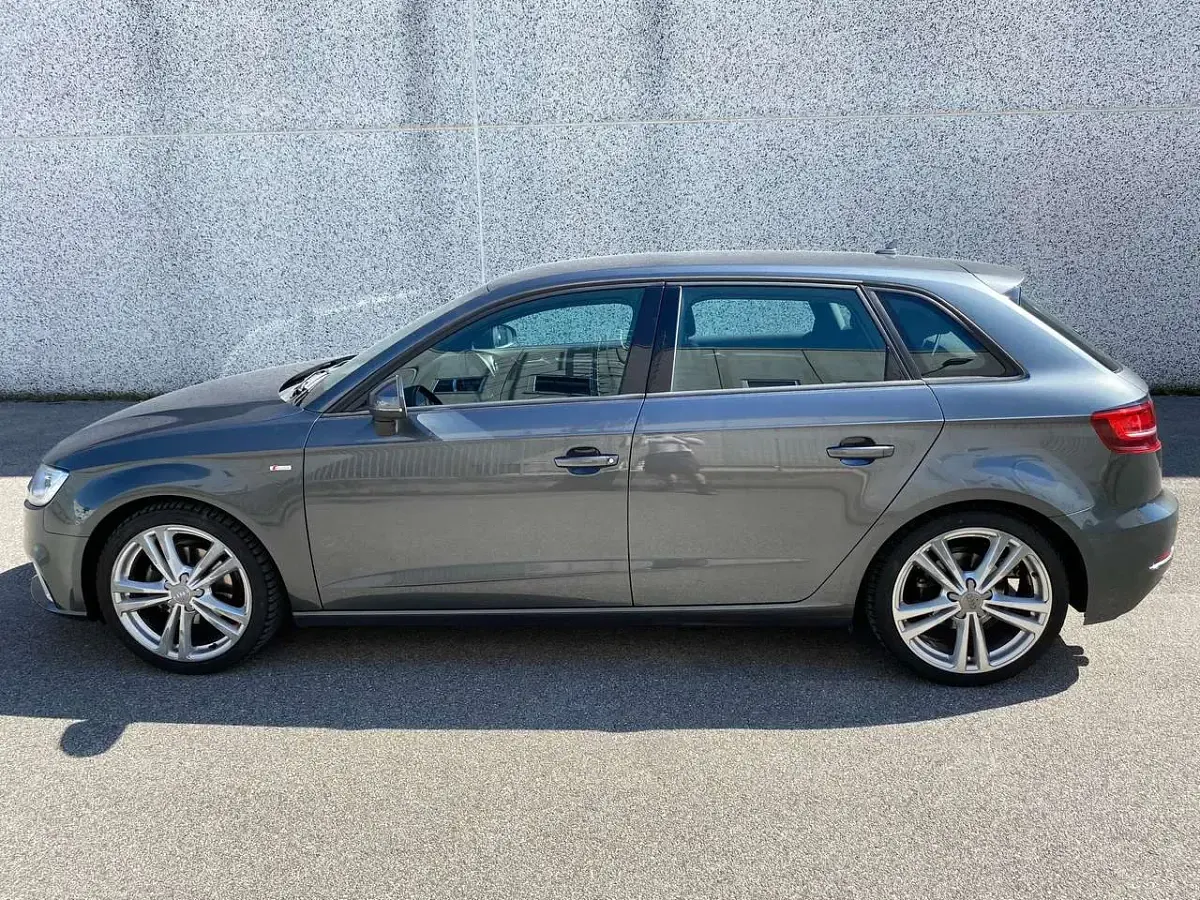 Usata Audi A3 S-Line 150 CV (110 kW) 2018 Grigio scuro Berlina