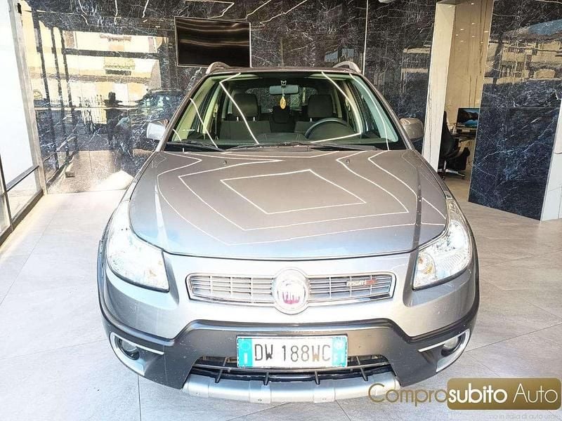 Grigio Usata 2009 Fiat Sedici SUV | 3000 € (Super prezzo) - Immagine 1/4