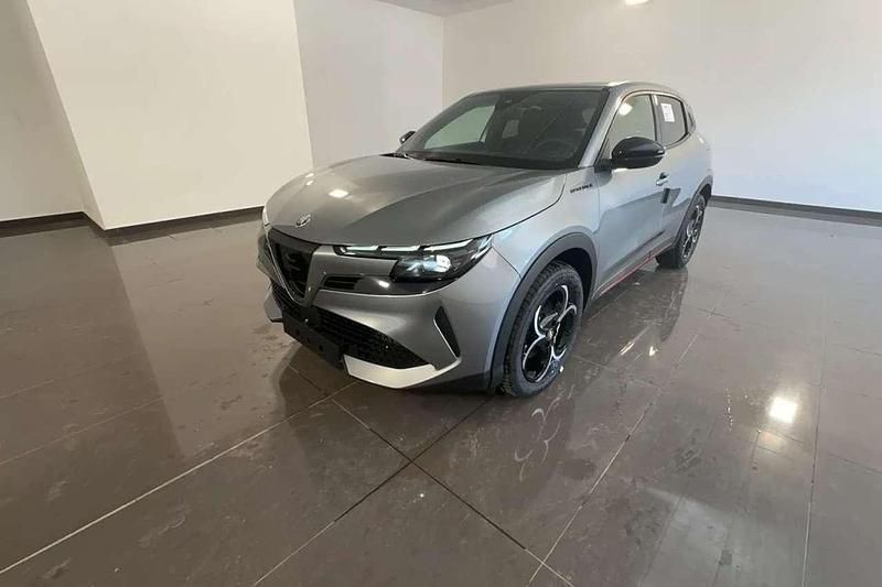 Grigio Nuova 2025 Alfa Romeo Junior Edizione Speciale SUV | 29.300 € (Buon prezzo) - Immagine 1/4