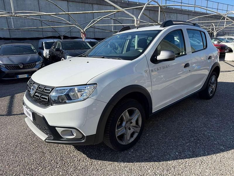 Usata Dacia Sandero Stepway 90 CV (66 kW) 2017 Bianco ghiaccio Berlina