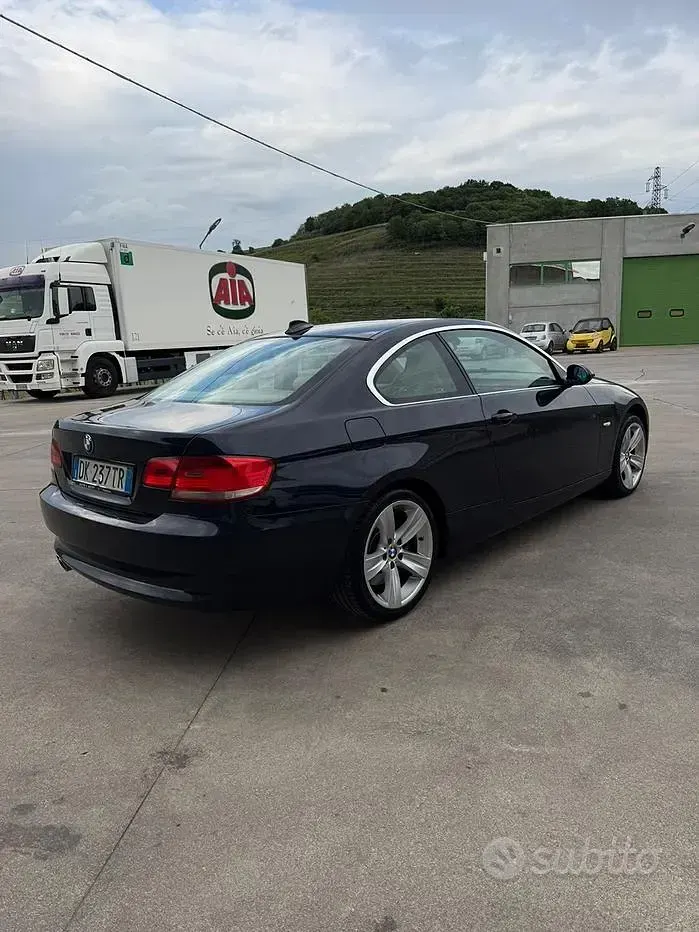 Usata BMW 330 231 CV (169 kW) 2007 Nero Berlina