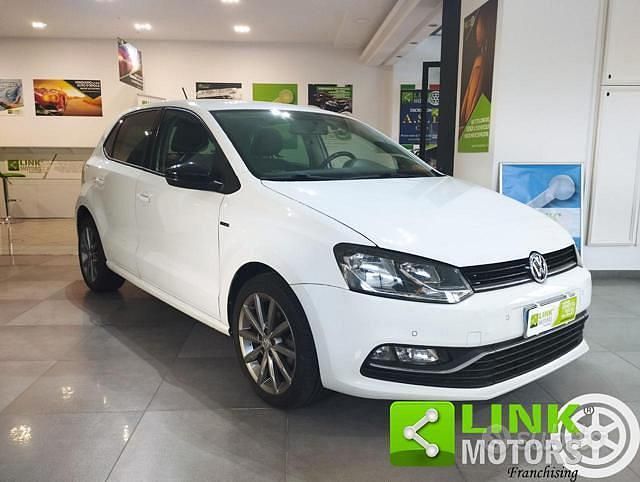 Usado VW Polo 75 CV (55 kW) 2015 Blanco Berlina