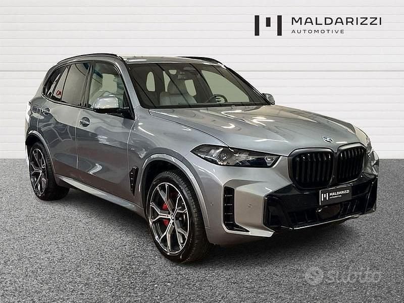 Grigio Usata 2024 BMW X5 M Sport SUV | 77.900 € (Buon prezzo) - Immagine 1/4