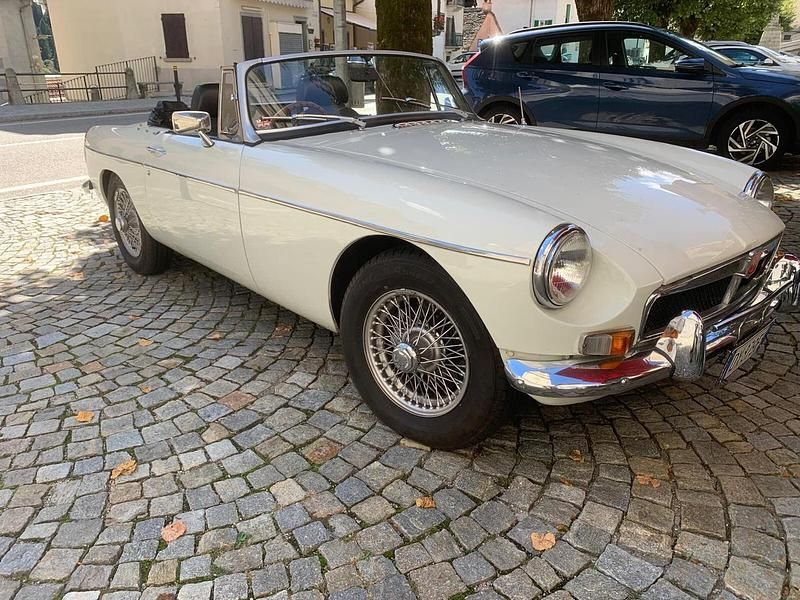 Bianco Usata 1973 MG B Cabrio | 16.000 € - Immagine 1/4