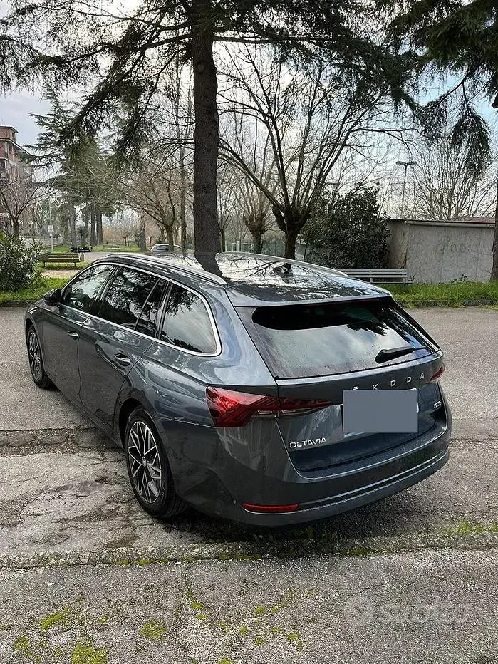 Usata Skoda Octavia G-TEC Style 131 CV (96 kW) 2020 Grigio Station wagon