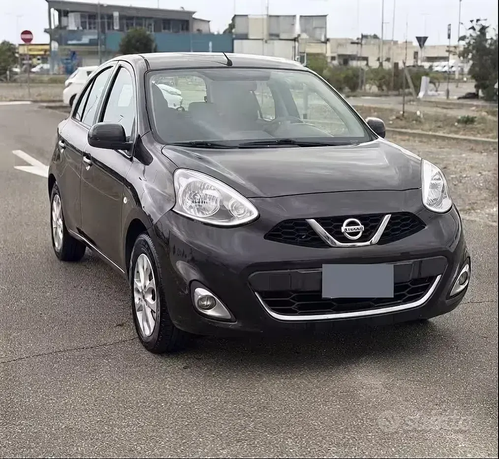 Usata Nissan Micra Tekna 80 CV (58 kW) 2014 Grigio Utilitaria
