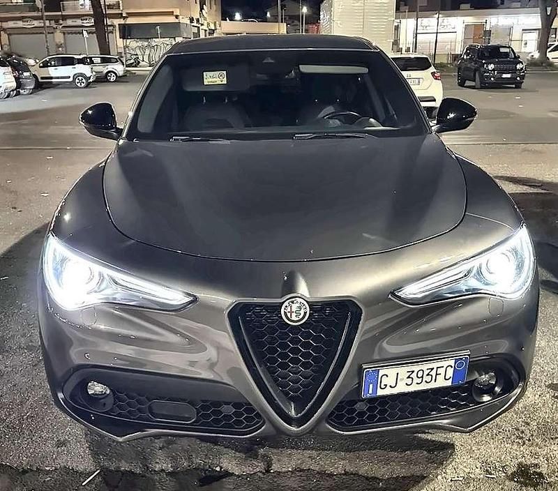 Usata Alfa Romeo Stelvio Veloce 209 CV (153 kW) 2022 Grigio SUV