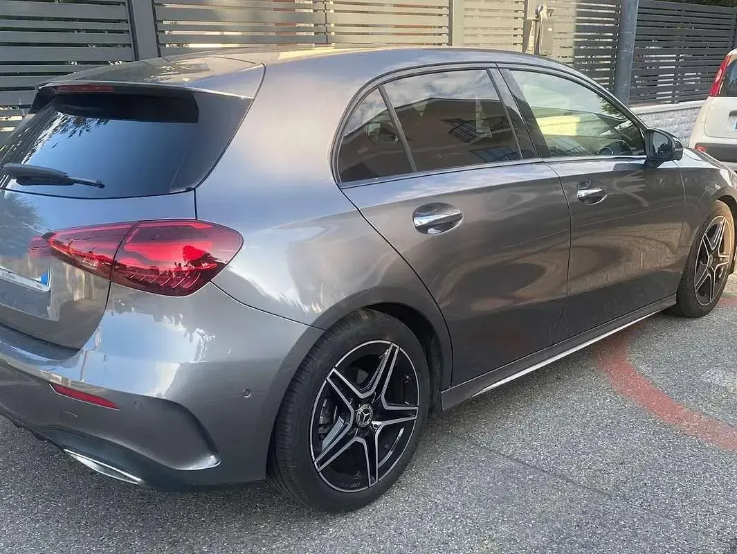 Usata Mercedes A180 Advanced 116 CV (85 kW) 2024 Grigio Berlina