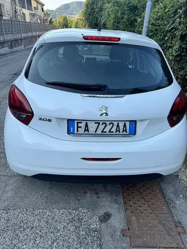 Usata Peugeot 208 Active 82 CV (60 kW) 2015 Utilitaria